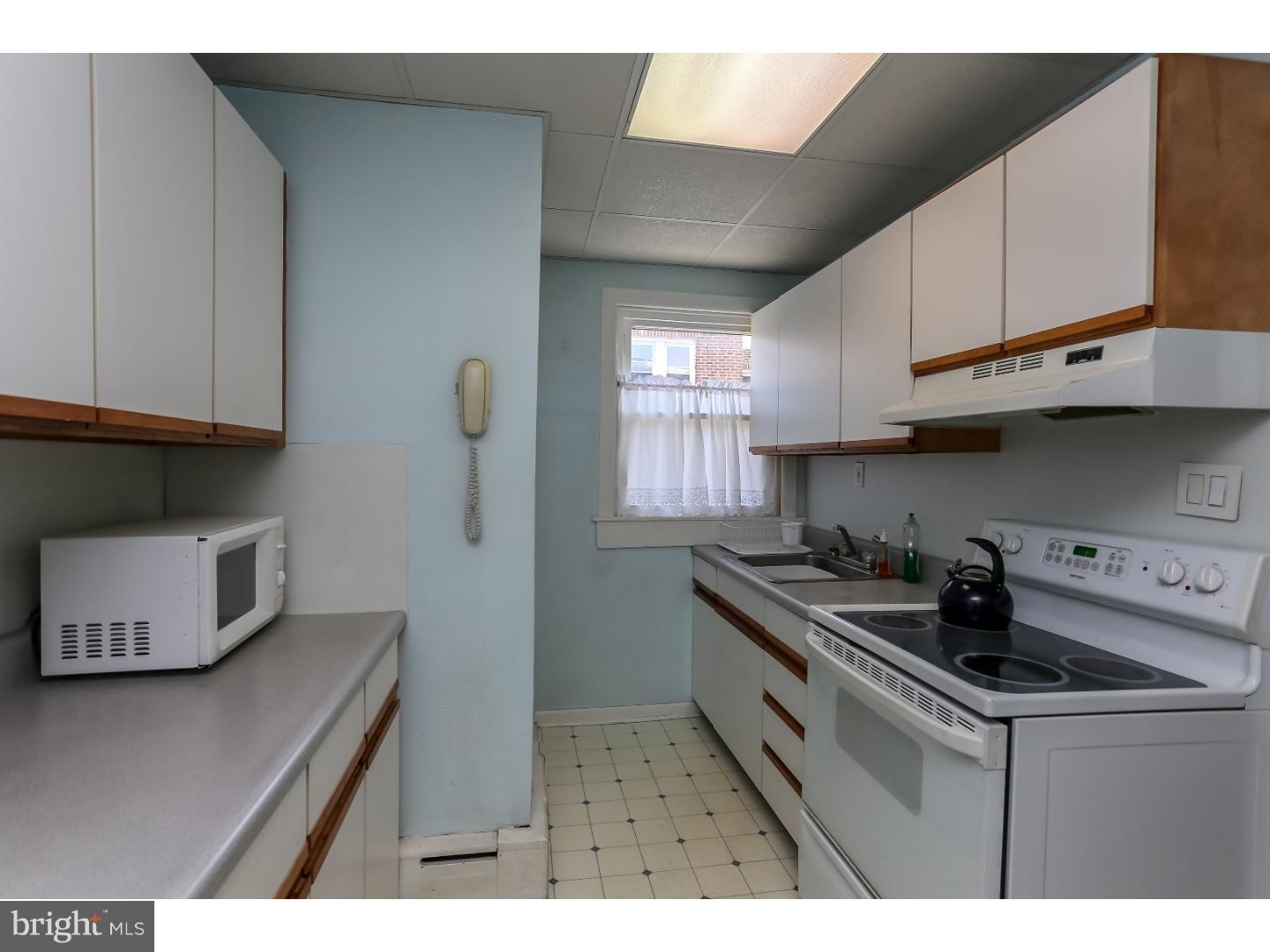 253 Ashby Road Upper Darby, PA 19082 - Photo 13 of 25 Kitchen
