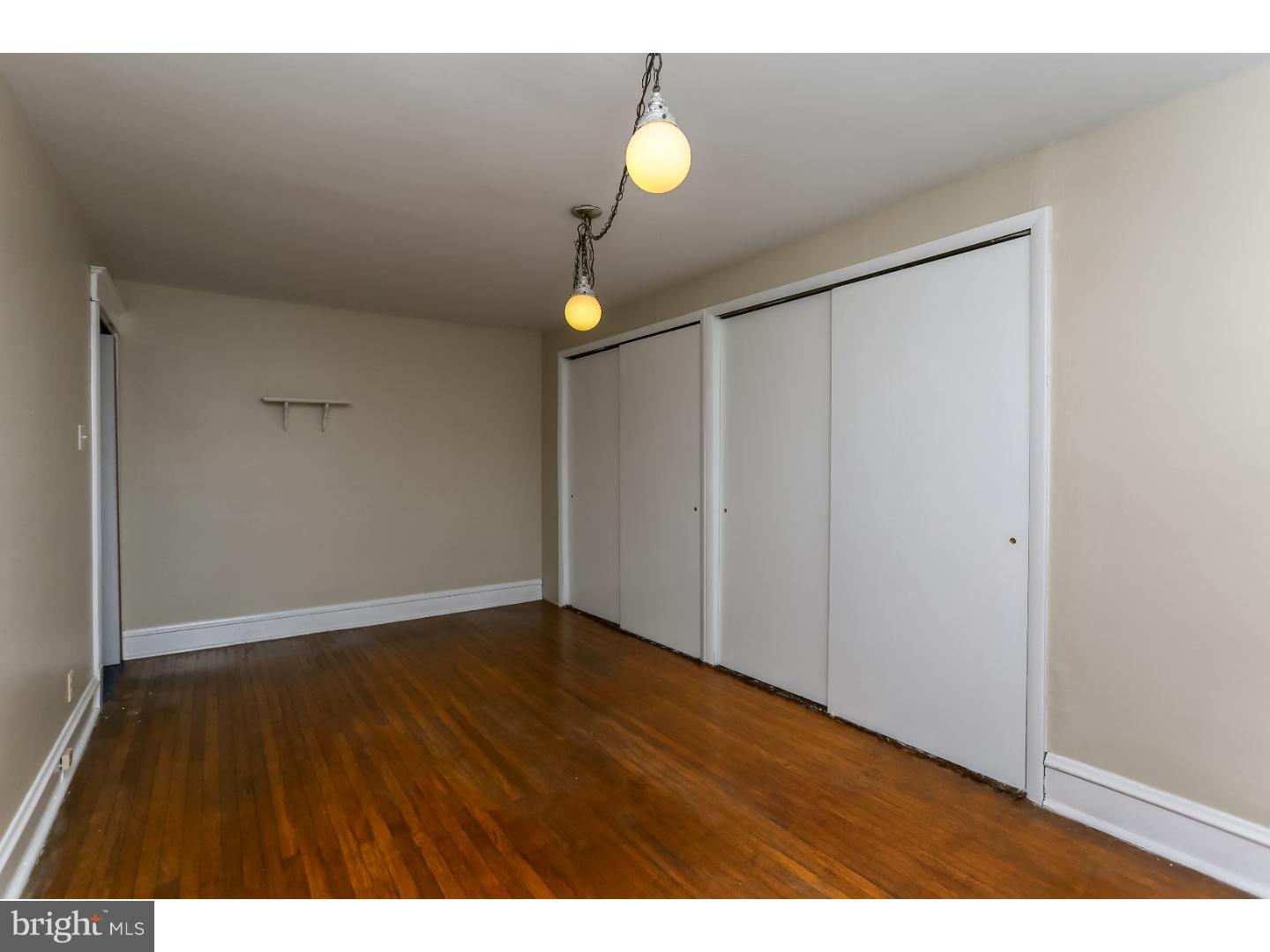 253 Ashby Road Upper Darby, PA 19082 - Photo 16 of 25 Bedroom - Main
