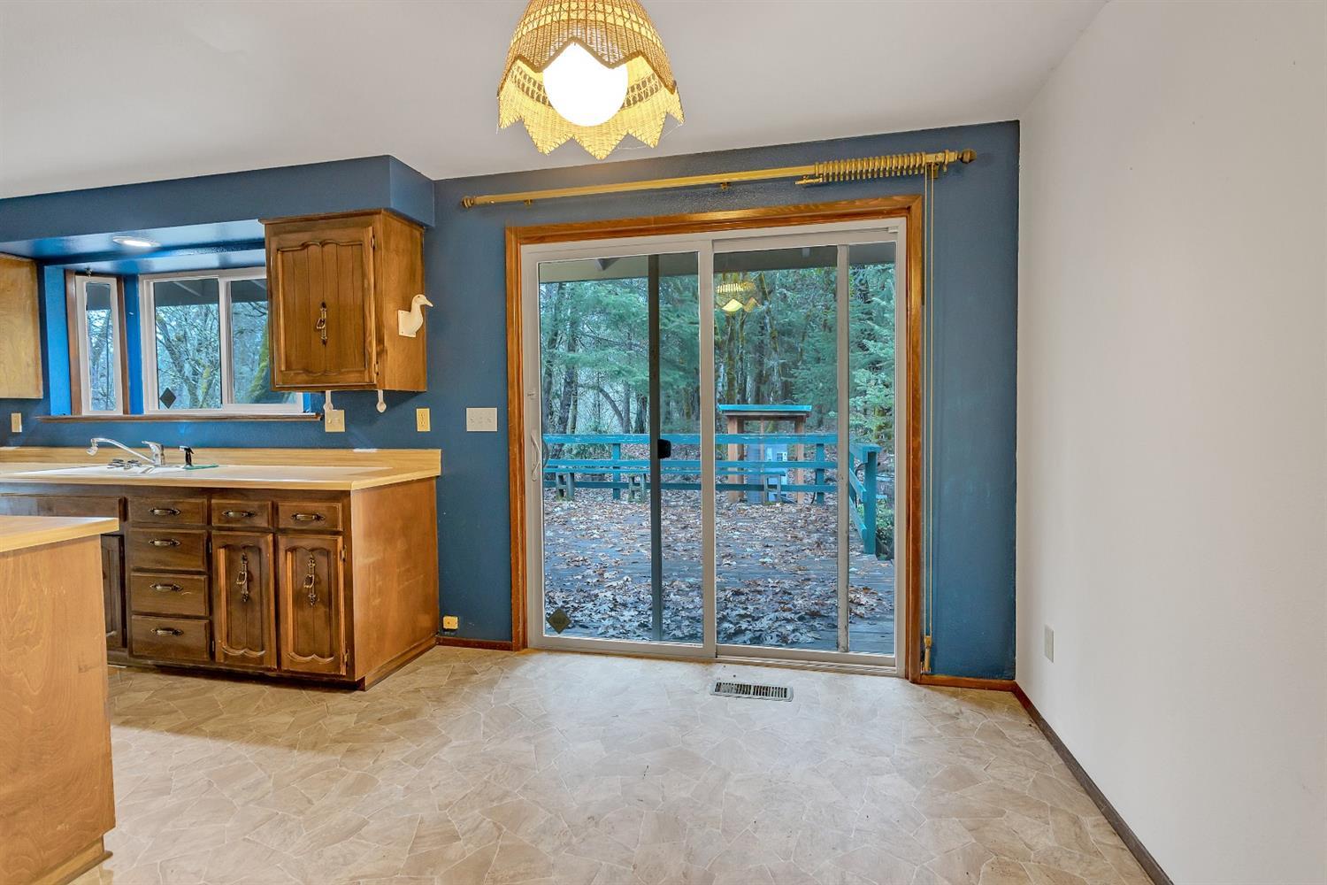 2475 Southside Road Grants Pass, OR 97527 - Photo 9 of 32 Additional Photo