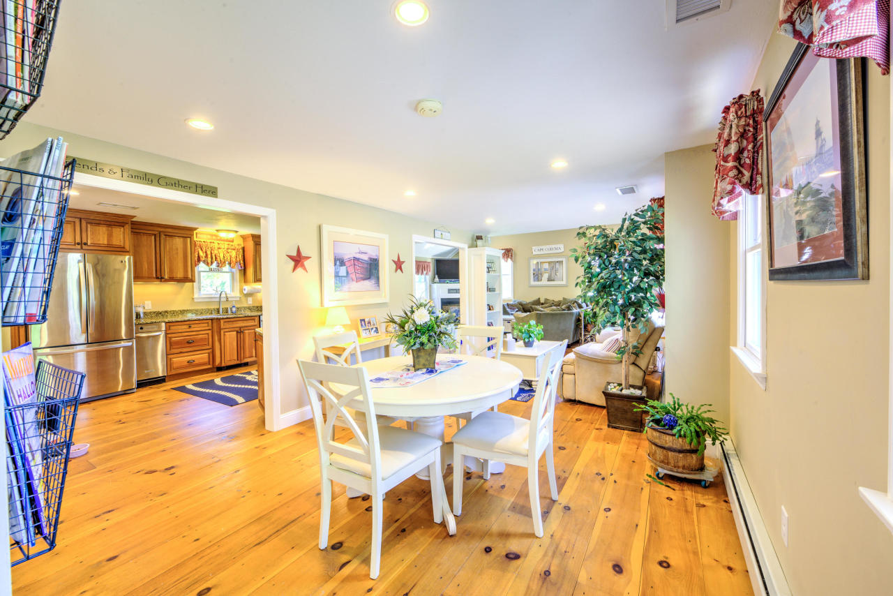 22 Chase Road Edgartown, MA 02539 - Photo 18 of 35 a view of a dining room with furniture