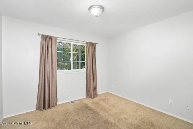 $599,000 | 31538 North Barbara Avenue, Spirit Lake, ID 83869