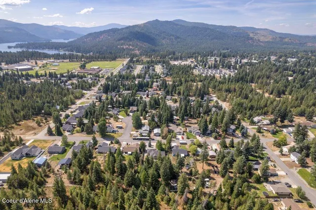 $599,000 | 31538 North Barbara Avenue, Spirit Lake, ID 83869