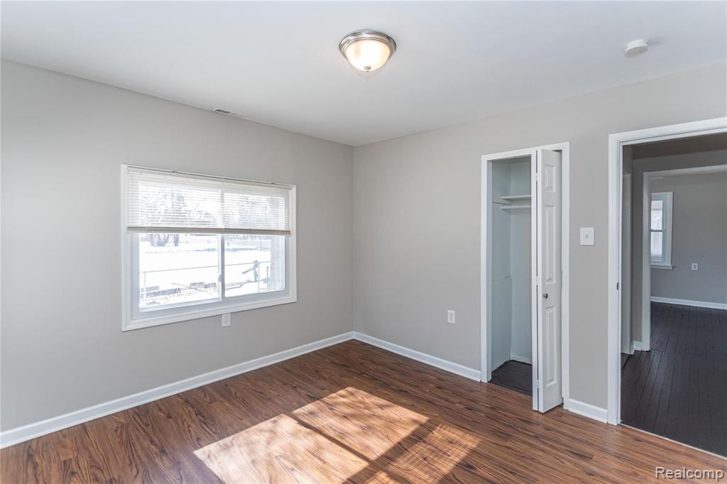 5345 Inkster Road Dearborn Heights, MI 48125 - Photo 12 of 20