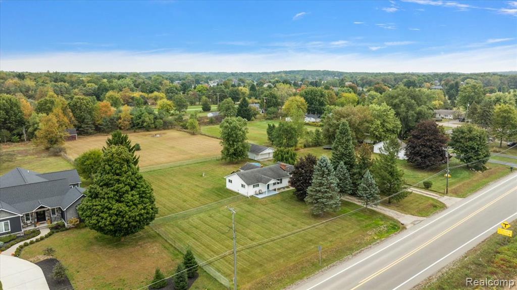8918 Davisburg Road Clarkston, MI 48348 - Photo 5 of 51