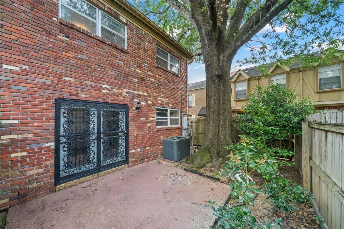 875 South Yates Road, Unit 4 Memphis, TN 38120 - Photo 20 of 25 View of patio / terrace