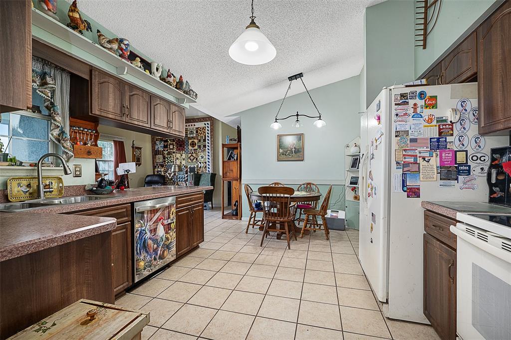 2372 Mitchell Island Road Deltona, FL 32738 - Photo 7 of 26 Gallery Image 7