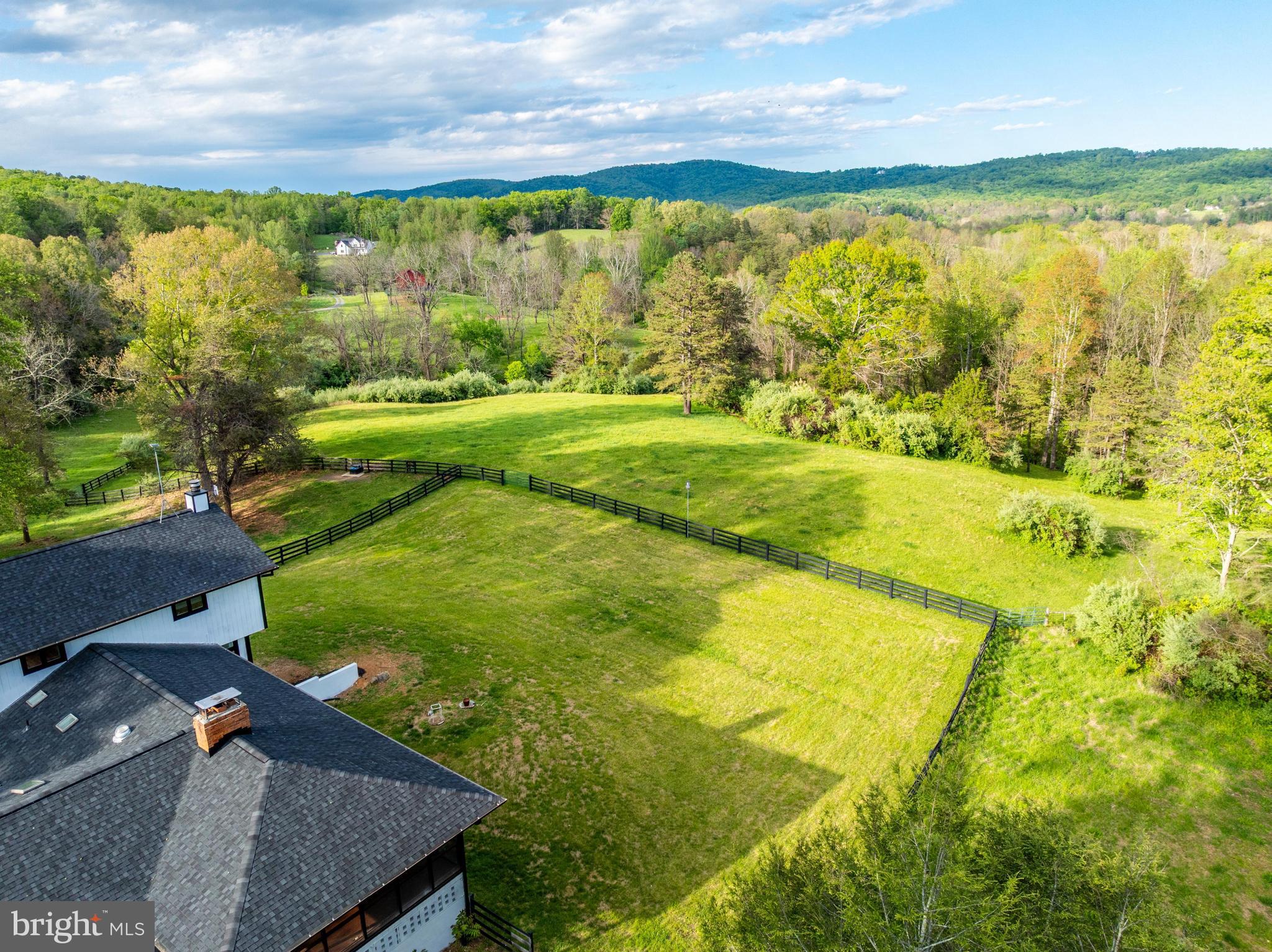 6891 Wilson Road Marshall, VA 20115 - Photo 10 of 118 Expansive green landscape retreat.