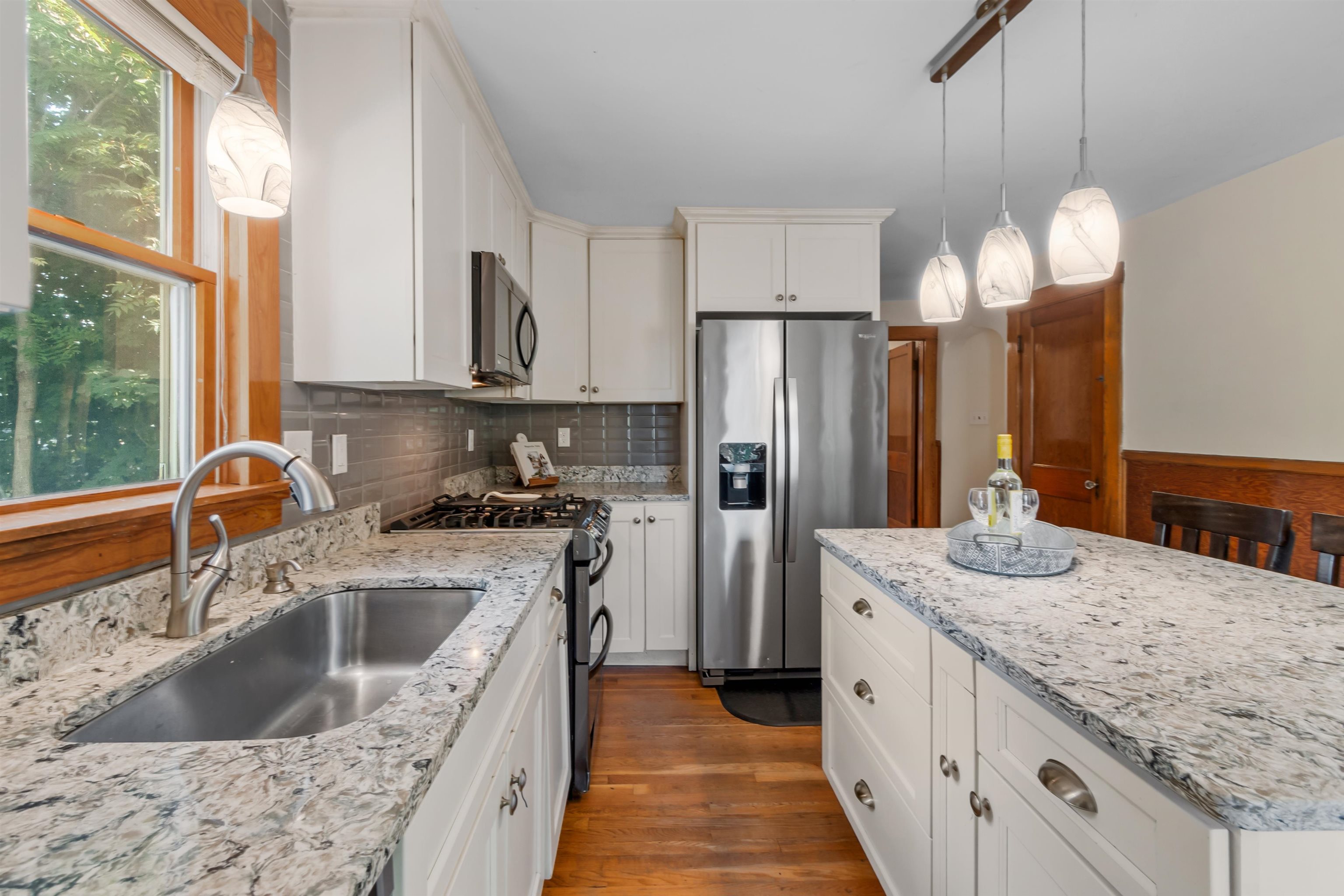 24 Doris Street Manchester, NH 03103 - Photo 5 of 37