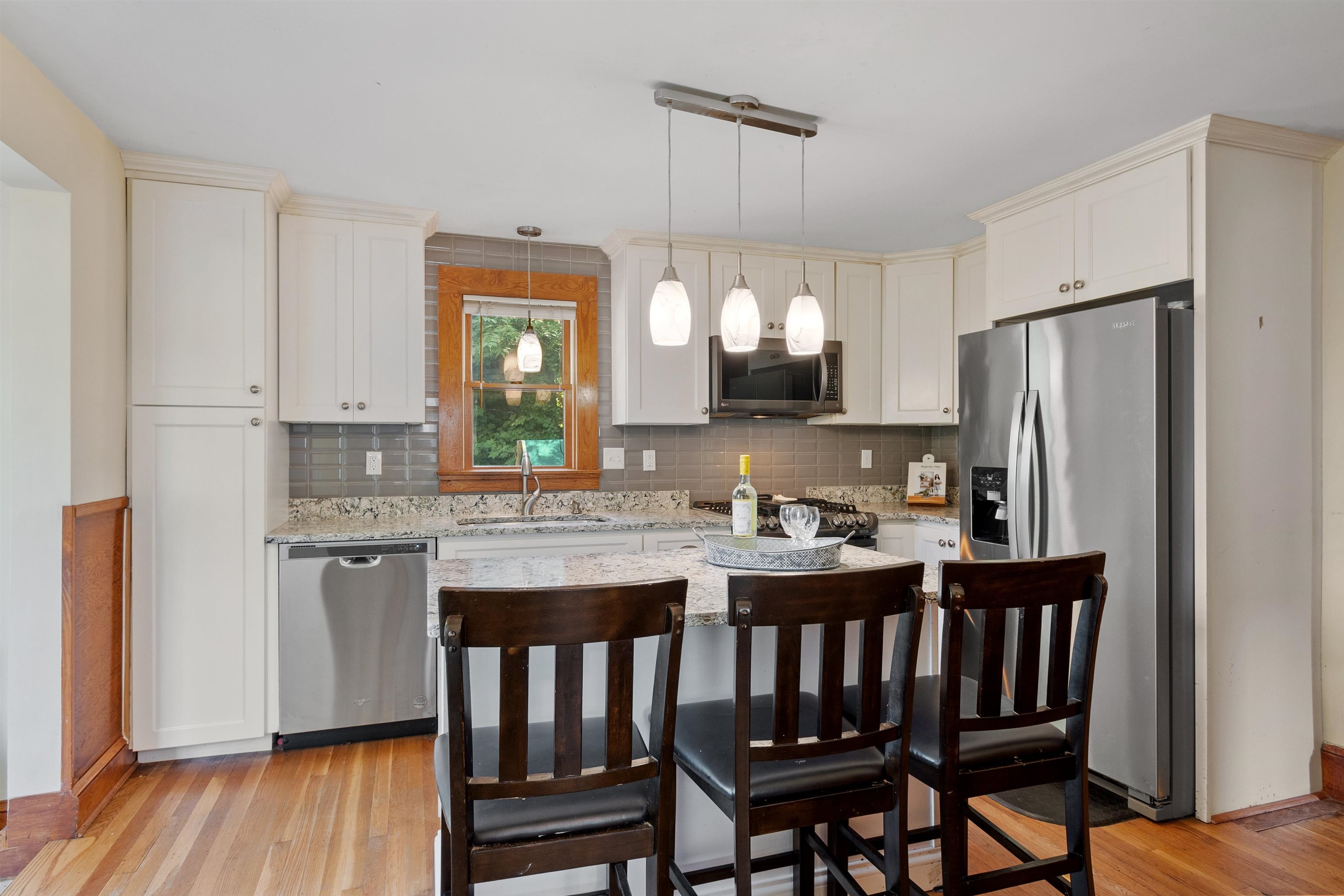 24 Doris Street Manchester, NH 03103 - Photo 6 of 37