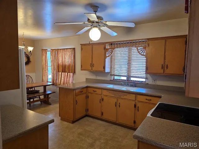 $155,000 | 1600 Lemon Street, Highland, IL 62249