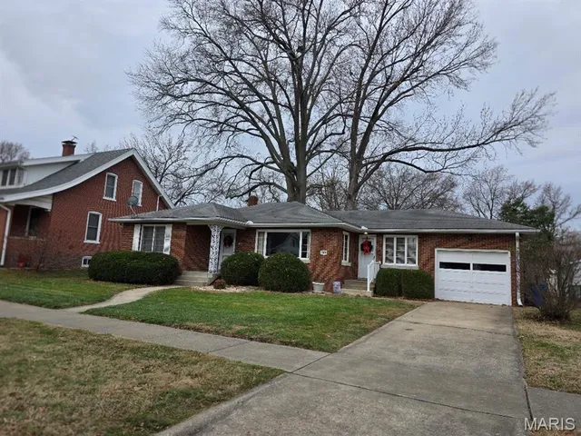 $155,000 | 1600 Lemon Street, Highland, IL 62249