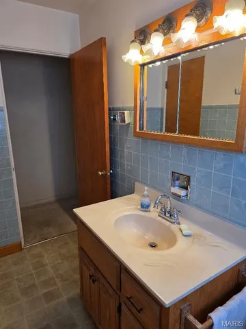 $188,500 | 1600 Lemon Street, Highland, IL 62249