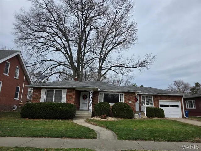 $155,000 | 1600 Lemon Street, Highland, IL 62249