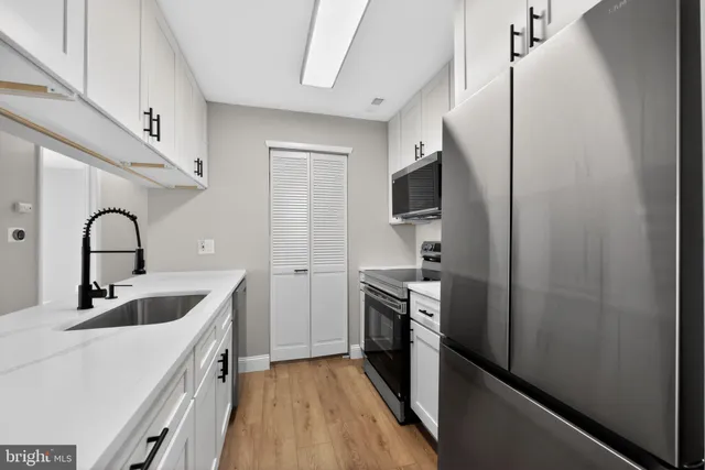 $2,700 | 306 The Woods, Cherry Hill, NJ 08003