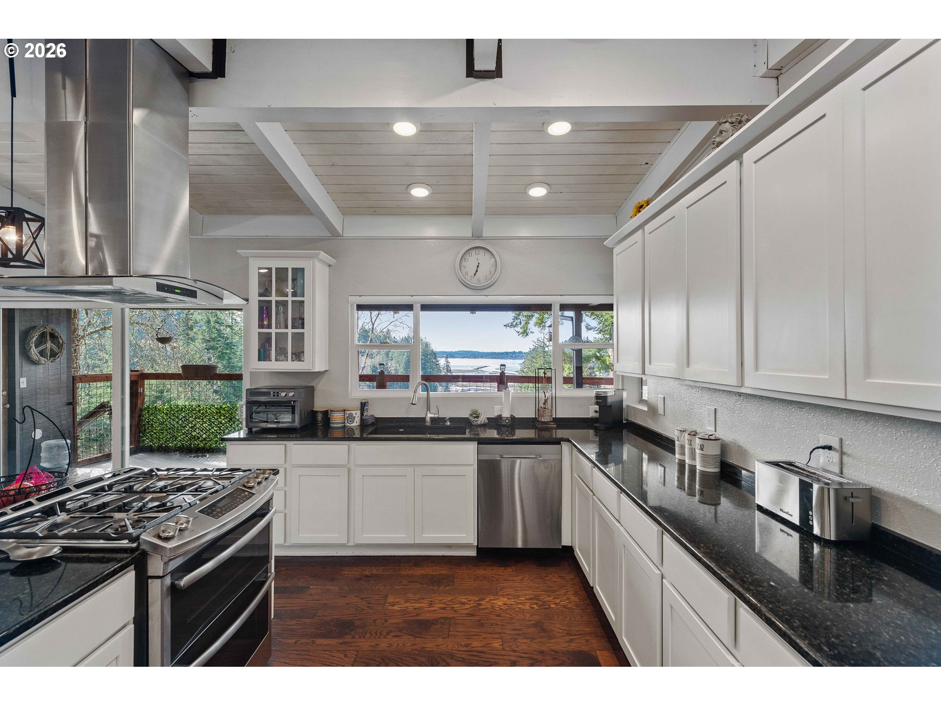 94532 Golf Course Lane North Bend, OR 97459 - Photo 12 of 47