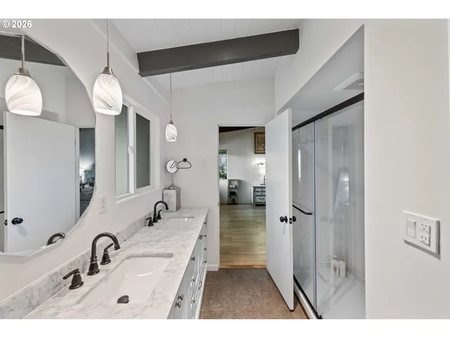 $825,000 | 94532 Golf Course Lane, North Bend, OR 97459