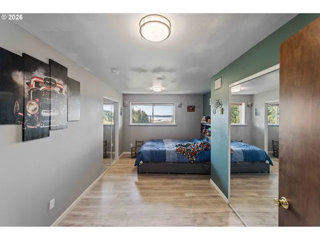 $825,000 | 94532 Golf Course Lane, North Bend, OR 97459