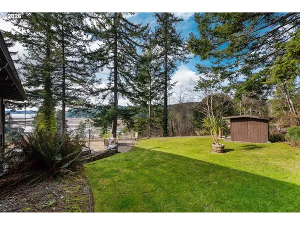 $825,000 | 94532 Golf Course Lane, North Bend, OR 97459