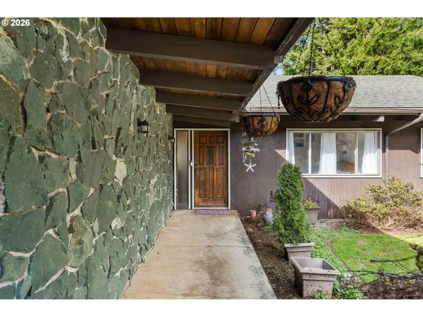 $825,000 | 94532 Golf Course Lane, North Bend, OR 97459