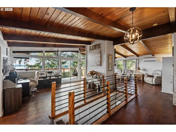 $825,000 | 94532 Golf Course Lane, North Bend, OR 97459
