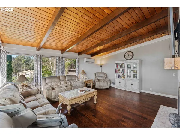 $825,000 | 94532 Golf Course Lane, North Bend, OR 97459