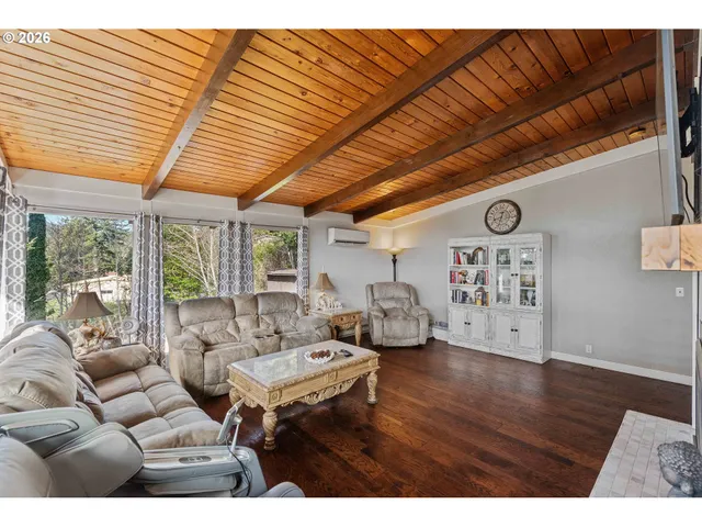 $825,000 | 94532 Golf Course Lane, North Bend, OR 97459