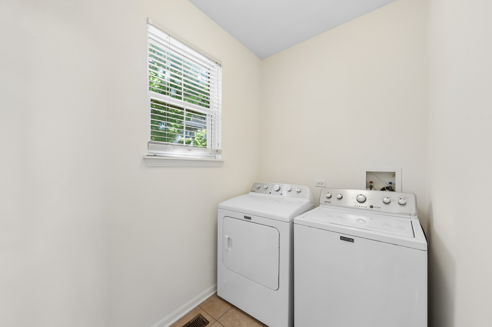 1925 Brentwood Road Northbrook, IL 60062 - Photo 15 of 31