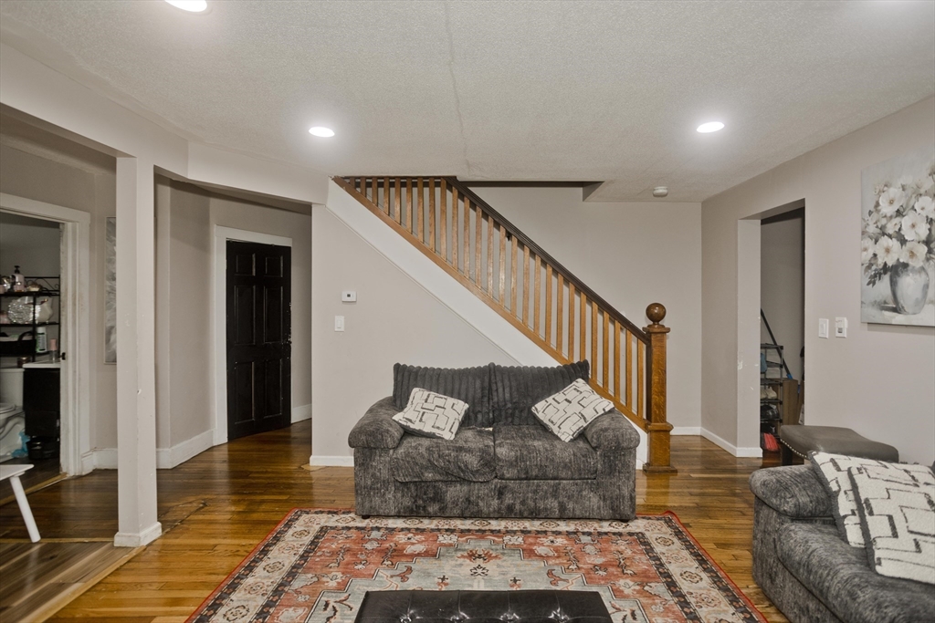 35 Merrimac Avenue Springfield, MA 01104 - Photo 13 of 29