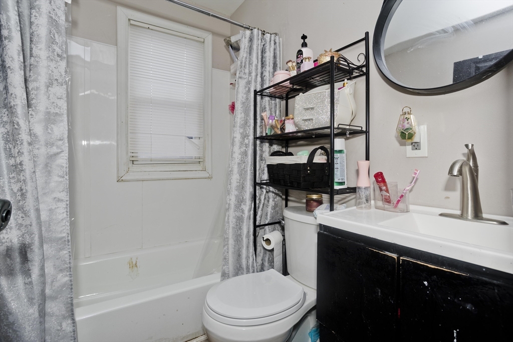 35 Merrimac Avenue Springfield, MA 01104 - Photo 20 of 29