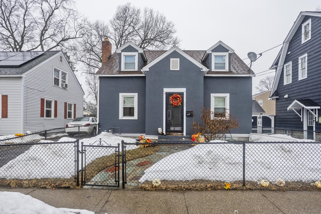 35 Merrimac Avenue Springfield, MA 01104 - Photo 2 of 29