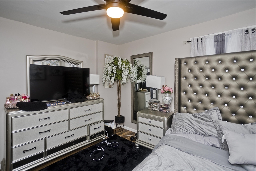 35 Merrimac Avenue Springfield, MA 01104 - Photo 22 of 29