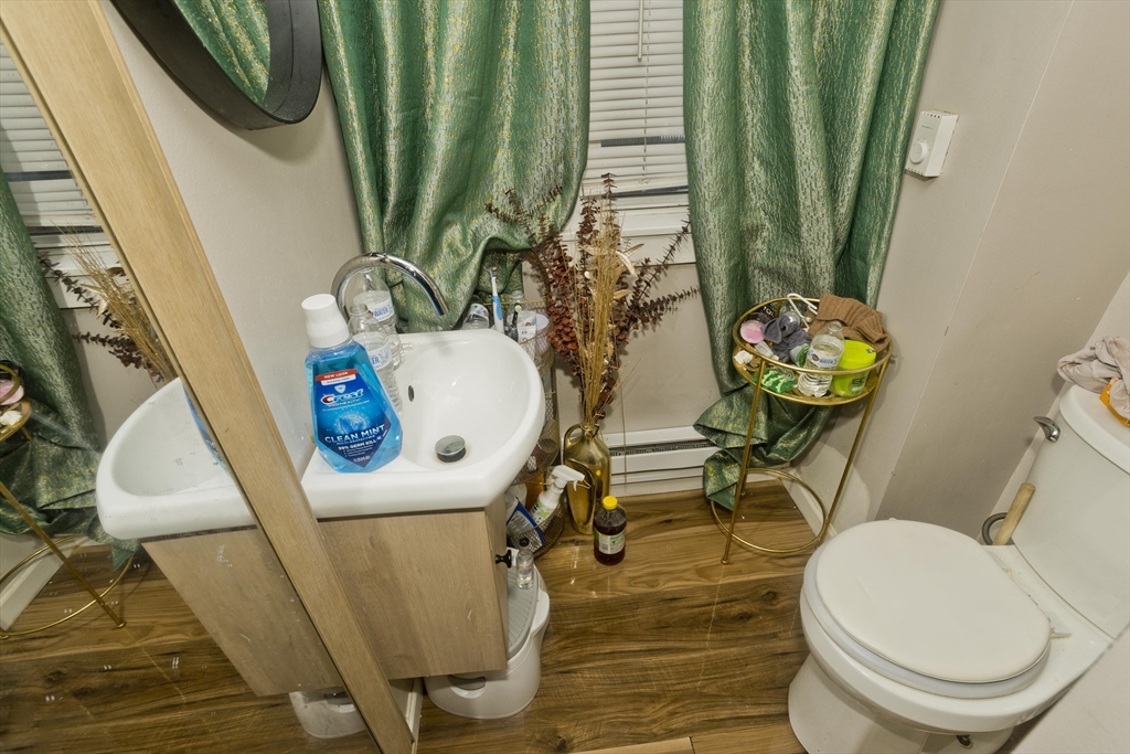 35 Merrimac Avenue Springfield, MA 01104 - Photo 8 of 29