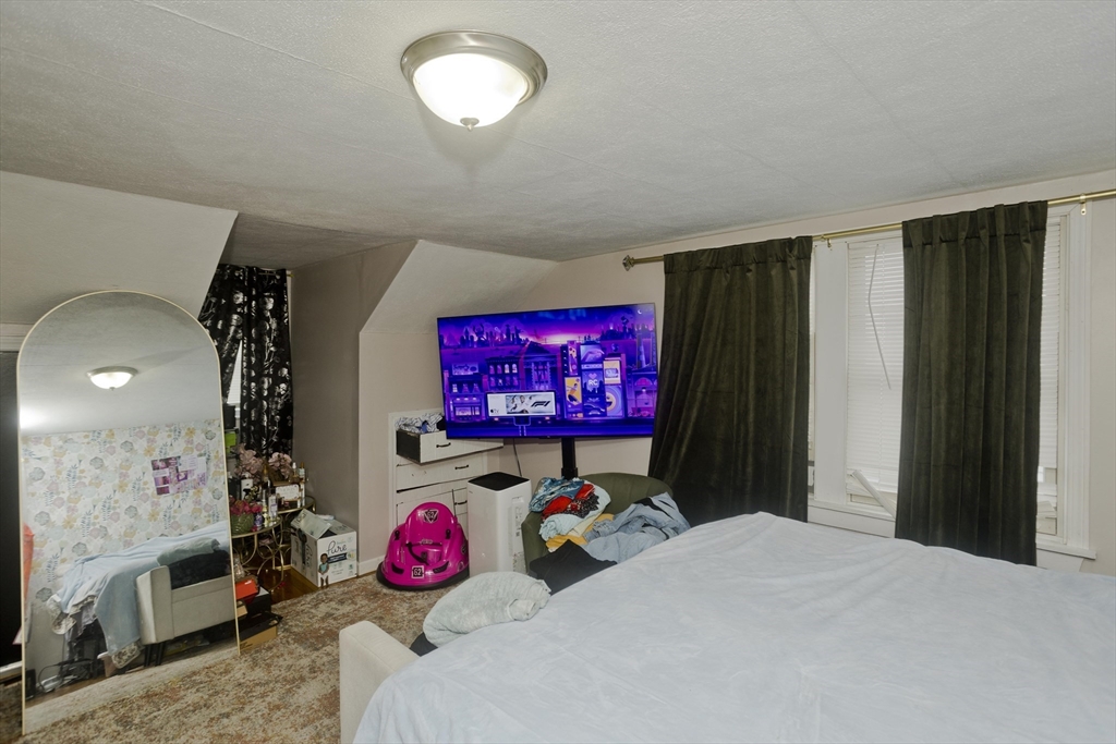 35 Merrimac Avenue Springfield, MA 01104 - Photo 10 of 29