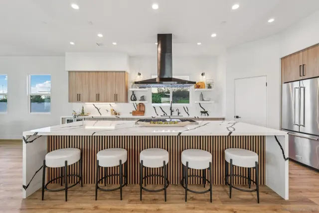 $3,249,000 | 1860 Illion Street, San Diego, CA 92110