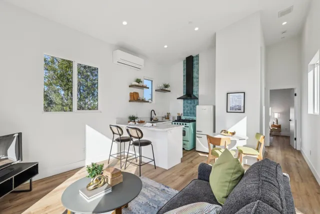 $3,249,000 | 1860 Illion Street, San Diego, CA 92110