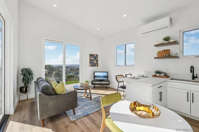 $3,249,000 | 1860 Illion Street, San Diego, CA 92110