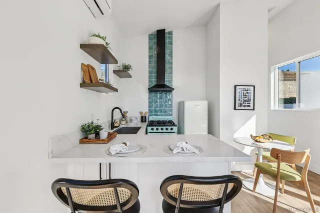 $3,249,000 | 1860 Illion Street, San Diego, CA 92110