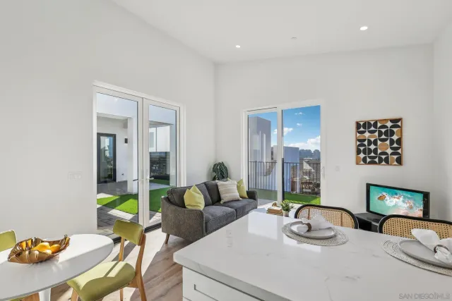 $3,249,000 | 1860 Illion Street, San Diego, CA 92110