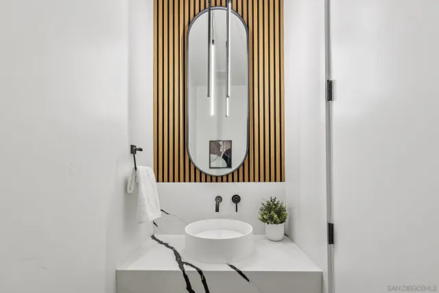 $3,249,000 | 1860 Illion Street, San Diego, CA 92110