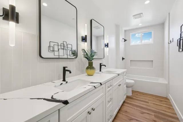 $3,249,000 | 1860 Illion Street, San Diego, CA 92110