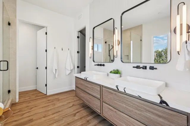 $3,249,000 | 1860 Illion Street, San Diego, CA 92110