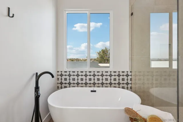 $3,249,000 | 1860 Illion Street, San Diego, CA 92110