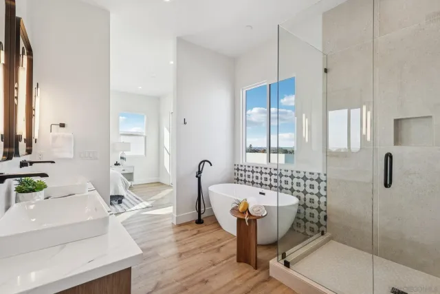 $3,249,000 | 1860 Illion Street, San Diego, CA 92110