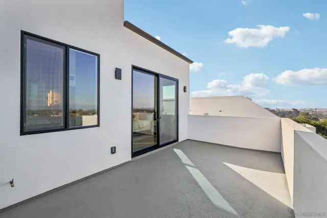 $3,249,000 | 1860 Illion Street, San Diego, CA 92110