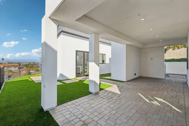 $3,249,000 | 1860 Illion Street, San Diego, CA 92110