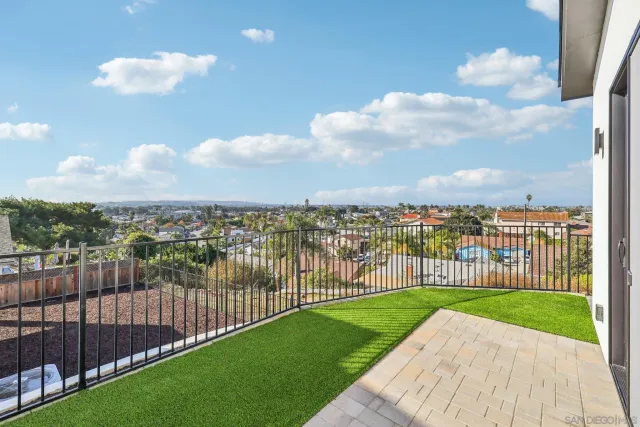 $3,249,000 | 1860 Illion Street, San Diego, CA 92110