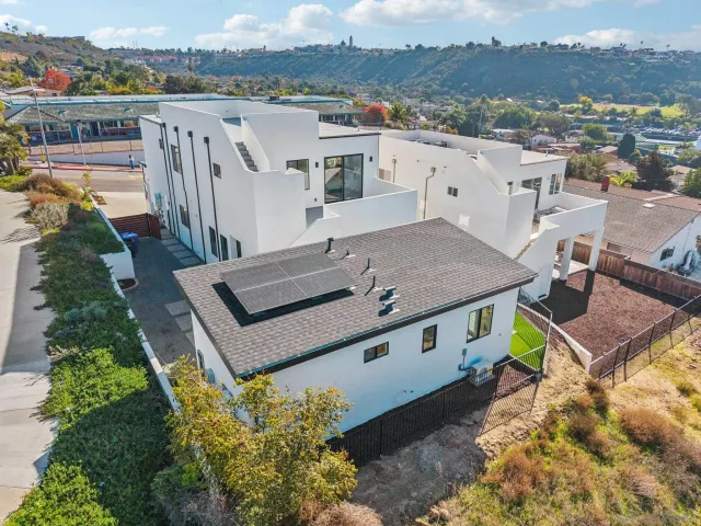 $3,249,000 | 1860 Illion Street, San Diego, CA 92110