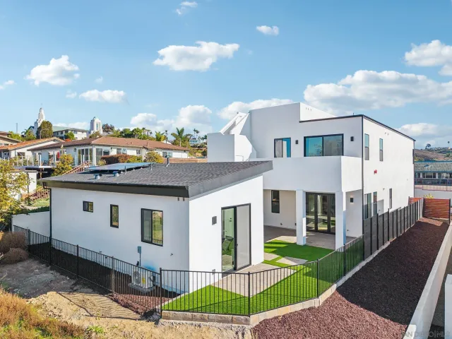 $3,249,000 | 1860 Illion Street, San Diego, CA 92110