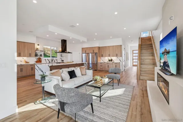 $3,249,000 | 1860 Illion Street, San Diego, CA 92110