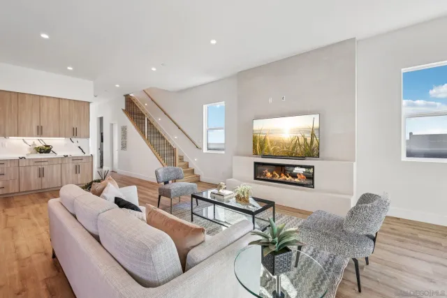 $3,249,000 | 1860 Illion Street, San Diego, CA 92110